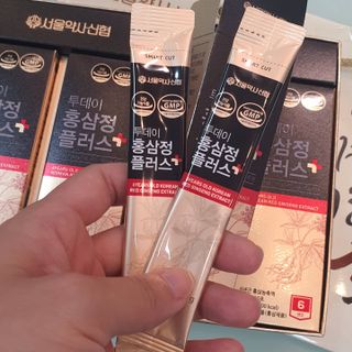 서울약사신협_투데이홍삼정플러스스틱_10g x 60포 — 5점을 준 리뷰어가 2021년 7월 올린 사용 사진
