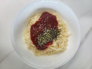 [한면원] 비빔국수 2인분 — 3점을 준 리뷰어가 2022년 8월 올린 사용 사진