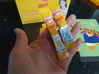 광동제약 [광동] 비타500데일리스틱 70포X2개 + 뚱랑이엽서 + 쇼핑백 증정 — 5점을 준 리뷰어가 2022년 1월 올린 사용 사진