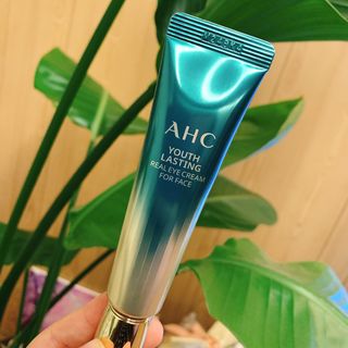 [NEW 탄력유턴 아이크림] AHC 유스 래스팅 리얼 아이크림 포 페이스 — 5점을 준 리뷰어가 2021년 3월 올린 사용 사진