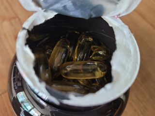 서울약사신협 네이처픽_알티지오메가3_1,205mg x 180캡슐 — 5점을 준 리뷰어가 2021년 9월 올린 사용 사진