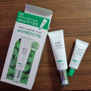 [AHC] 세이프온 에센스 선크림 올리브영 스페셜 증정 기획세트 — 4점을 준 리뷰어가 2022년 6월 올린 사용 사진