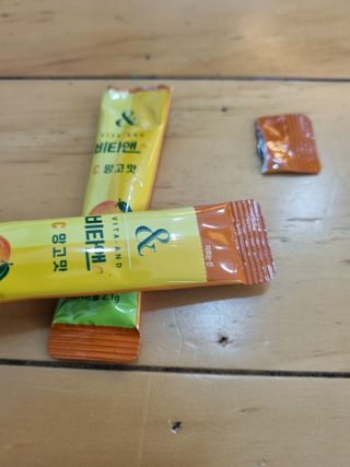 비타앤C 레몬맛, 망고맛 — 5점을 준 리뷰어가 2021년 6월 올린 사용 사진