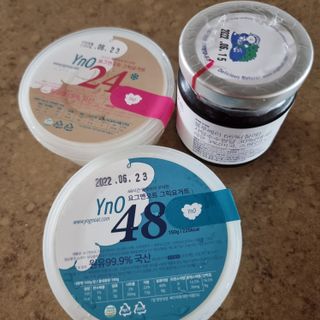 요그앤오트 그릭요거트 24 150g +  그릭요거트 48 150g + 블루베리 콤포트 — 5점을 준 리뷰어가 2022년 6월 올린 사용 사진