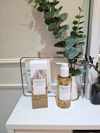 스킨1004 [SKIN1004] 마다가스카르 센텔라 라이트 클렌징 오일 200ml — 5점을 준 리뷰어가 2024년 7월 올린 사용 사진