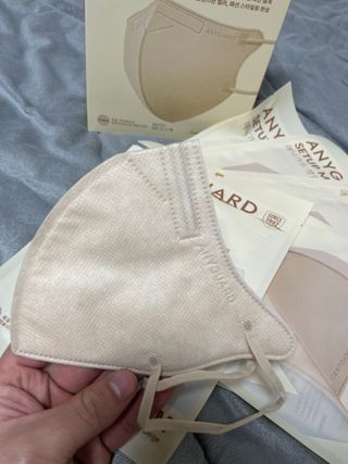 애니가드 셋업마스크 4컬러 각 10매입 [크리미베이지, 캐시미어로즈, 초콜렛브라운, 미드나잇네이비] — 5점을 준 리뷰어가 2022년 2월 올린 사용 사진