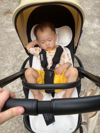 베베누보 윈디 통풍 쿨시트 유모차 카시트 2in1 라이너 — 4점을 준 리뷰어가 2021년 8월 올린 사용 사진