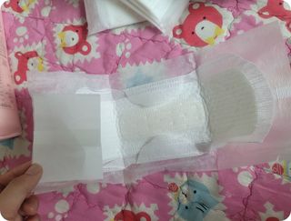 나무드 [유한킴벌리] 좋은느낌 유기농 순면 린넨블렌딩 생리대,롱라이너 중형 36매 1개 + 대형 32매 1개 — 4.5점을 준 리뷰어가 2021년 11월 올린 사용 사진