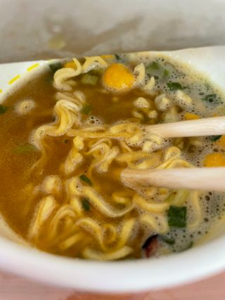 NISSIN 닛신 컵누들  4종 - 씨푸드오리지날, 씨푸드 스파이시, 씨푸드 커리, 씨푸드 XO소스 — 5점을 준 리뷰어가 2021년 11월 올린 사용 사진
