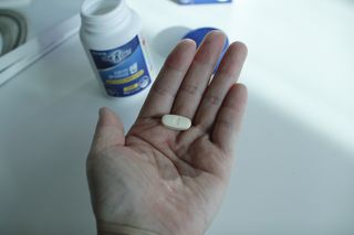 [원어데이] 미국판매 1위 멀티비타민, 하루 한 알로 최대 21가지 비타민과 미네랄을 한번에~ — 5점을 준 리뷰어가 2021년 10월 올린 사용 사진