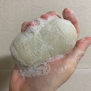 제이제이바이오 허브마사지바 올인원 알약비누 — 5점을 준 리뷰어가 2022년 3월 올린 사용 사진