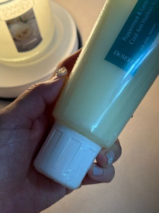 닥터시드 페퍼민트 앤 레몬 비건 비듬케어 쿨 탈모 두피 스크럽 샴푸 — 5점을 준 리뷰어가 2024년 7월 올린 사용 사진
