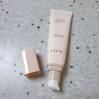 프리마인 선크림만 바꿨을 뿐인데 매일 물 2L챙겨먹고 기초케어 완벽하게 한 물빛피부 완성,셀라브UV프로텍터 — 5점을 준 리뷰어가 2023년 6월 올린 사용 사진