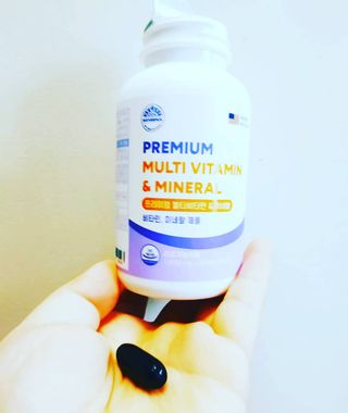 서울약사신협 네이처픽_멀티비타민&미네랄_1,000mg x 120캡슐 — 4.5점을 준 리뷰어가 2021년 9월 올린 사용 사진