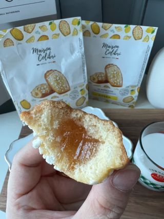 [메종콜리브리] 프랑스 마들렌 메종콜리브리 레몬 마들렌 2팩 — 5점을 준 리뷰어가 2022년 3월 올린 사용 사진