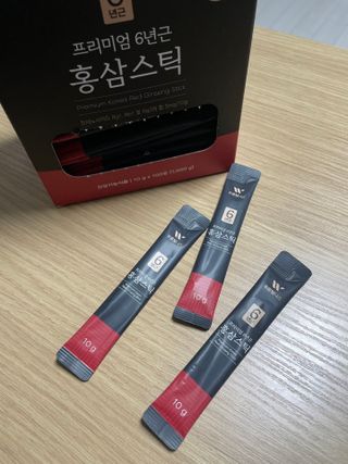 [푸름웰니스] 프리미엄 6년근 홍삼스틱 3mg x 100포 — 5점을 준 리뷰어가 2022년 3월 올린 사용 사진