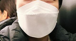 [심폐소생소] KF94 오늘의 마스크 대형 — 5점을 준 리뷰어가 2021년 12월 올린 사용 사진