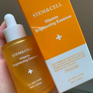체르엠 스템앤셀 비타민 브라이트닝 에센스 30ml 1개 — 5점을 준 리뷰어가 2021년 11월 올린 사용 사진