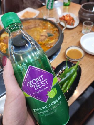 몽베스트 Montbest with Sparkling water Lime20병 — 5점을 준 리뷰어가 2022년 11월 올린 사용 사진