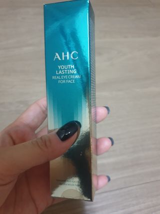[NEW 탄력유턴 아이크림] AHC 유스 래스팅 리얼 아이크림 포 페이스 — 4점을 준 리뷰어가 2021년 1월 올린 사용 사진
