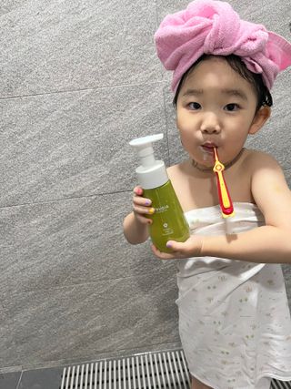 [후르디아] 아보카도 약산성 비건 여성 청결제 — 5점을 준 리뷰어가 2022년 4월 올린 사용 사진