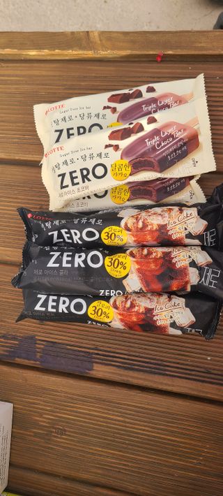 ZERO (초콜릿 칩 쿠키, 카카오 케이크, 후르츠 젤리, 아이스 콜라, 아이스 초코바) — 5점을 준 리뷰어가 2022년 6월 올린 사용 사진