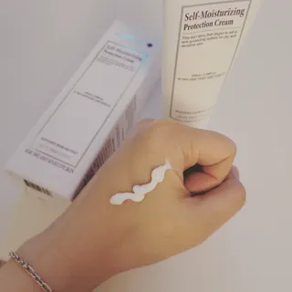 셀프 모이스처라이징 프로텍션 크림 셀프 모이스처라이징 프로텍션크림 — 5점을 준 리뷰어가 2022년 5월 올린 사용 사진
