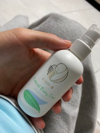 mom e 맘이 내추럴 베이비 케어 크림+바디오일 — 5점을 준 리뷰어가 2021년 1월 올린 사용 사진