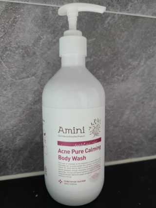 아미니 아크네 퓨어카밍 바디워시 500ml — 5점을 준 리뷰어가 2021년 6월 올린 사용 사진
