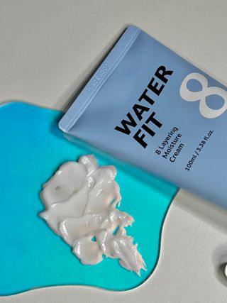 나우 [리브엠]피부 속부터 겹겹이, 촘촘하게! 워터핏8중 수분착붙 크림 — 5점을 준 리뷰어가 2024년 12월 올린 사용 사진