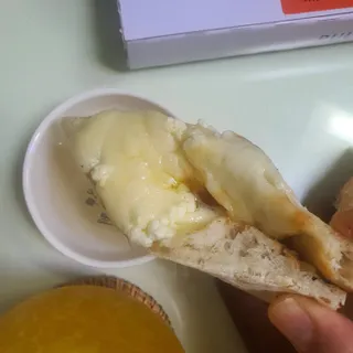 집에서 즐기는 정통화덕피자 풀치넬라피자 3종 — 5점을 준 리뷰어가 2022년 5월 올린 사용 사진