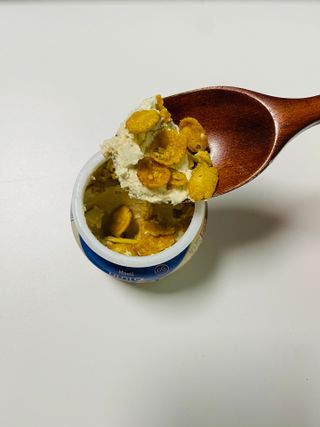매일바이오 그릭요거트 오리지널 플레인 4개, 로스터리 커피믹스 4개 — 5점을 준 리뷰어가 2021년 12월 올린 사용 사진