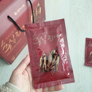 서울약사신협_프리미엄 6년근 홍삼진액_70mlx30포 — 5점을 준 리뷰어가 2021년 3월 올린 사용 사진
