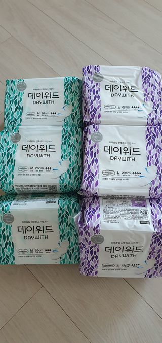 나무드 [데이위드] 국내생산 생리대 가벼운 초 슬림핏 프레쉬 씬 순면커버 생리대 10개입X1팩 — 5점을 준 리뷰어가 2021년 10월 올린 사용 사진