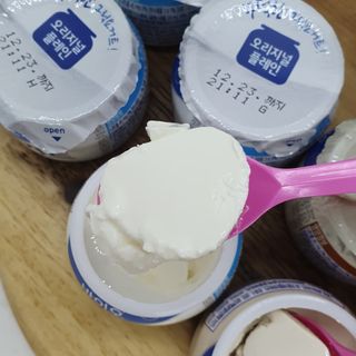 매일바이오 그릭요거트 오리지널 플레인 4개, 로스터리 커피믹스 4개 — 5점을 준 리뷰어가 2021년 12월 올린 사용 사진
