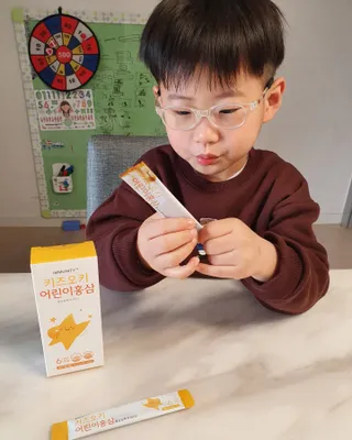 [이뮤니티플러스]우리아이 면역오키, 건강오키 _ 키즈오키 어린이홍삼 10포 1box — 5점을 준 리뷰어가 2022년 3월 올린 사용 사진