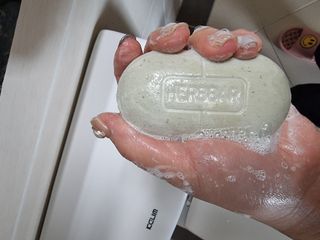 제이제이바이오 허브마사지바 올인원 알약비누 — 5점을 준 리뷰어가 2022년 3월 올린 사용 사진