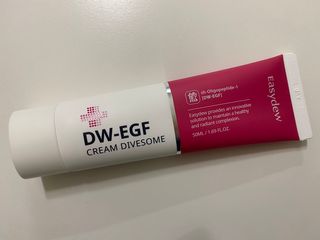 이지듀 DW-EGF 크림 다이브좀_콜라겐이 쏙쏙, 탄력피부로 다이빙 — 4점을 준 리뷰어가 2021년 2월 올린 사용 사진