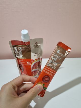 자연에온 핑크 자몽 착즙 100mL 10개입 1BOX +가 득담은 자몽 콜라겐 젤리스틱 1BOX — 5점을 준 리뷰어가 2021년 7월 올린 사용 사진