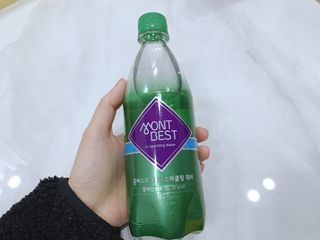몽베스트 Montbest with Sparkling water Plain 20병 — 5점을 준 리뷰어가 2022년 12월 올린 사용 사진