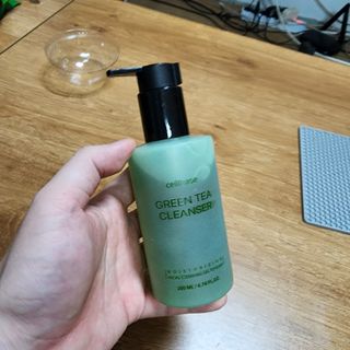프리마인 메이크업과 들뜨는 각질까지 한방에 깐달걀로! 순하기까지한 셀베이스 그린티클렌저(200ml) — 5점을 준 리뷰어가 2023년 1월 올린 사용 사진