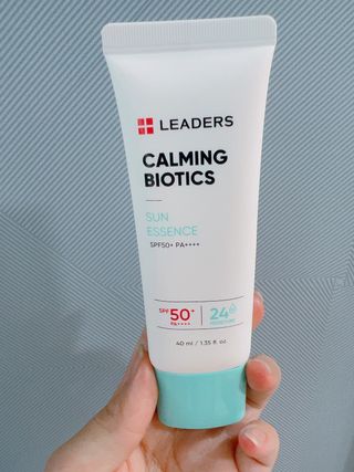 리더스코스메틱 리더스 카밍 바이오틱스 선 에센스 SPF 50+ PA++++ — 4점을 준 리뷰어가 2022년 7월 올린 사용 사진