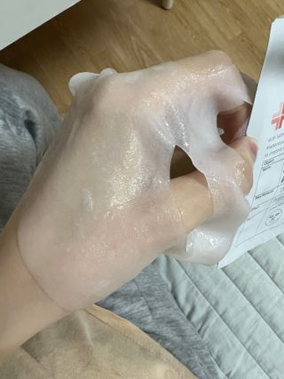 쿠피 피디알엔 연어 더마 페이셜 마스크 — 5점을 준 리뷰어가 2022년 1월 올린 사용 사진