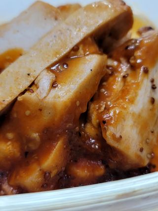 굽네몰 [굽네] 소스가 맛있는 닭가슴살 슬라이스 4종 — 5점을 준 리뷰어가 2021년 4월 올린 사용 사진