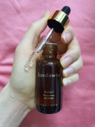 스킨큐어 산다화 비타민c 화이트닝 에센스 30ml — 4.5점을 준 리뷰어가 2022년 3월 올린 사용 사진