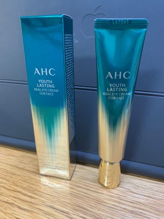 [NEW 탄력유턴 아이크림] AHC 유스 래스팅 리얼 아이크림 포 페이스 — 5점을 준 리뷰어가 2021년 1월 올린 사용 사진