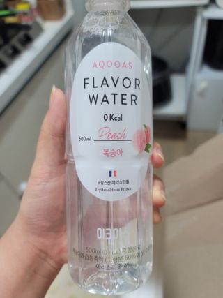 아쿠아스 플레이버워터 [아쿠아스] 제로칼로리 플레이버워터 복숭아/청포도 1BOX 20개입 — 4점을 준 리뷰어가 2021년 4월 올린 사용 사진