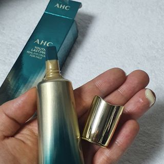 [NEW 탄력유턴 아이크림] AHC 유스 래스팅 리얼 아이크림 포 페이스 — 5점을 준 리뷰어가 2021년 1월 올린 사용 사진