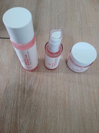아이앤립 / EYENLIP 아이앤립 연어오일 리바이탈라이징 토너+앰플+크림 3종 세트 — 5점을 준 리뷰어가 2021년 8월 올린 사용 사진