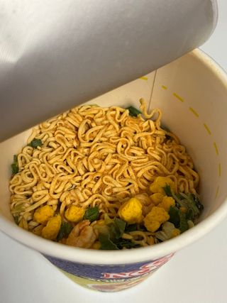 NISSIN 닛신 컵누들  4종 - 씨푸드오리지날, 씨푸드 스파이시, 씨푸드 커리, 씨푸드 XO소스 — 5점을 준 리뷰어가 2023년 1월 올린 사용 사진